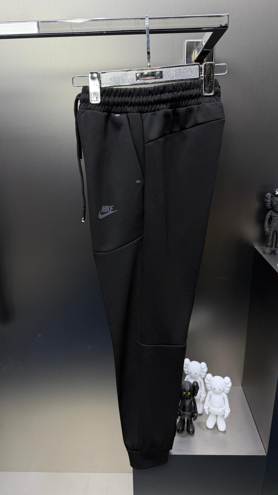 Nike Siyah İthal Eşofman Takımı