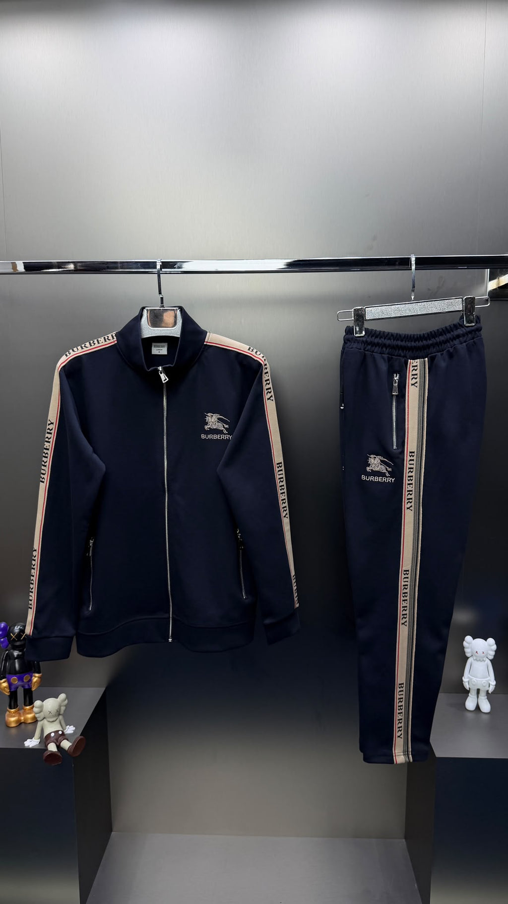 Burberry Lacivert İthal Eşofman Takımı
