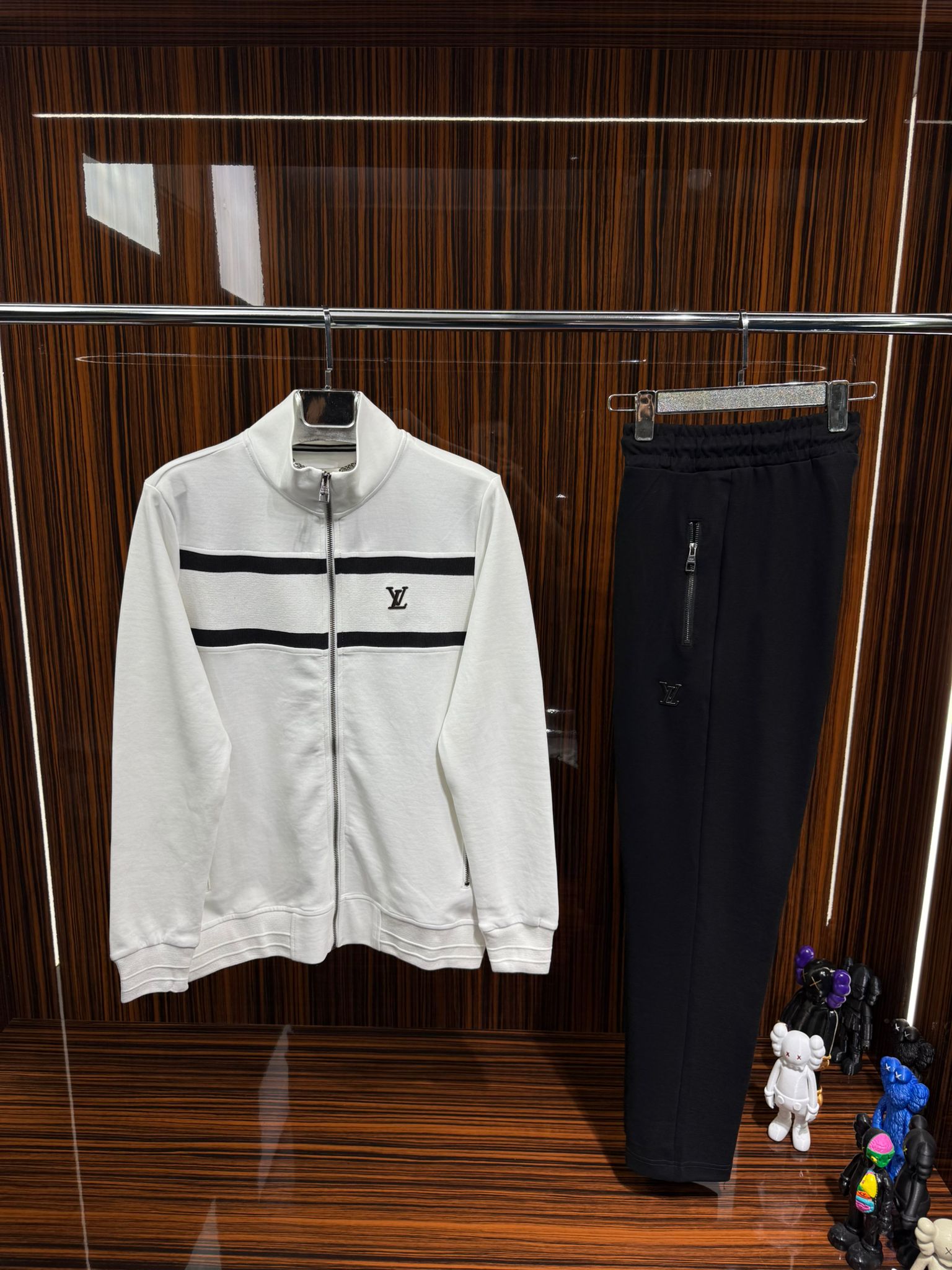 Lou!s Vu!tton İthal Eşofman Takım Beyaz
